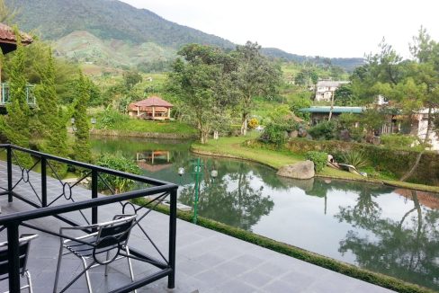 Sewa Villa di Cipanas Puncak Villa Bukit Danau Hanjawar Fasilitas Lengkap View Pegunungan Ada Swimming Pool 0001